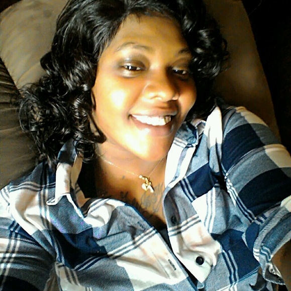 Meet your Posher, Lakisha - Picture 1 of 1